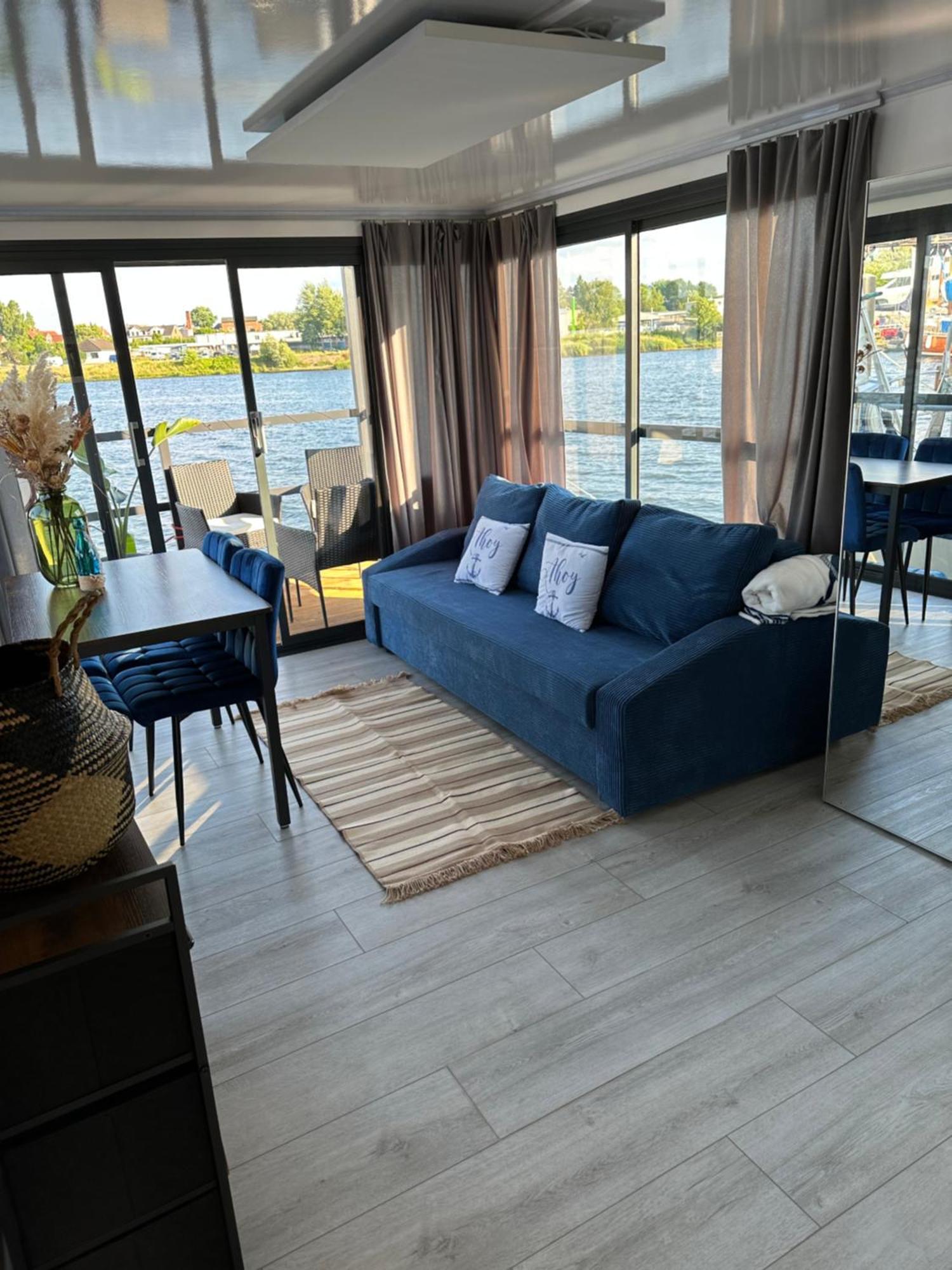 Premium Hausboot Trave Traum Apartamento Lübeck Exterior foto