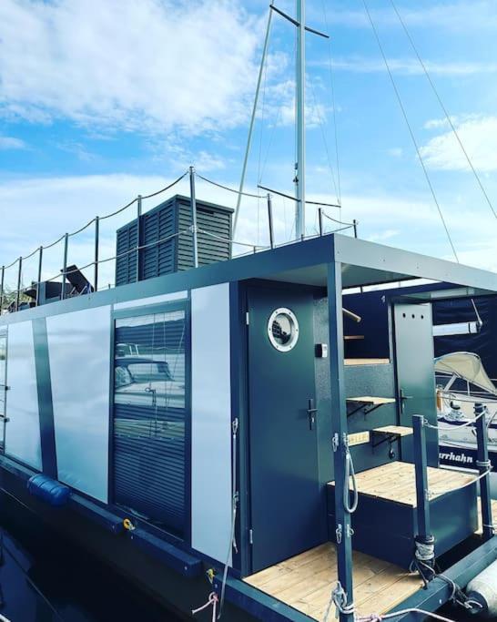 Premium Hausboot Trave Traum Apartamento Lübeck Exterior foto