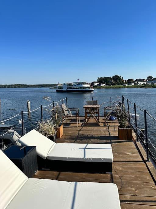Premium Hausboot Trave Traum Apartamento Lübeck Exterior foto